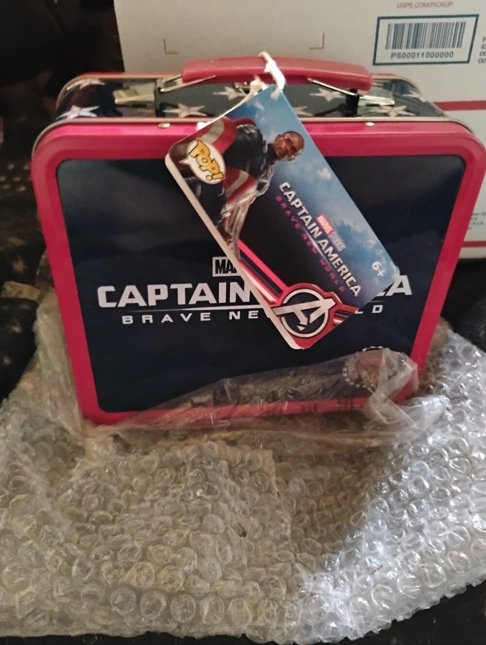 Funko Pop Marvel Captain America Brave New World Lunch Box minor scratch & ding